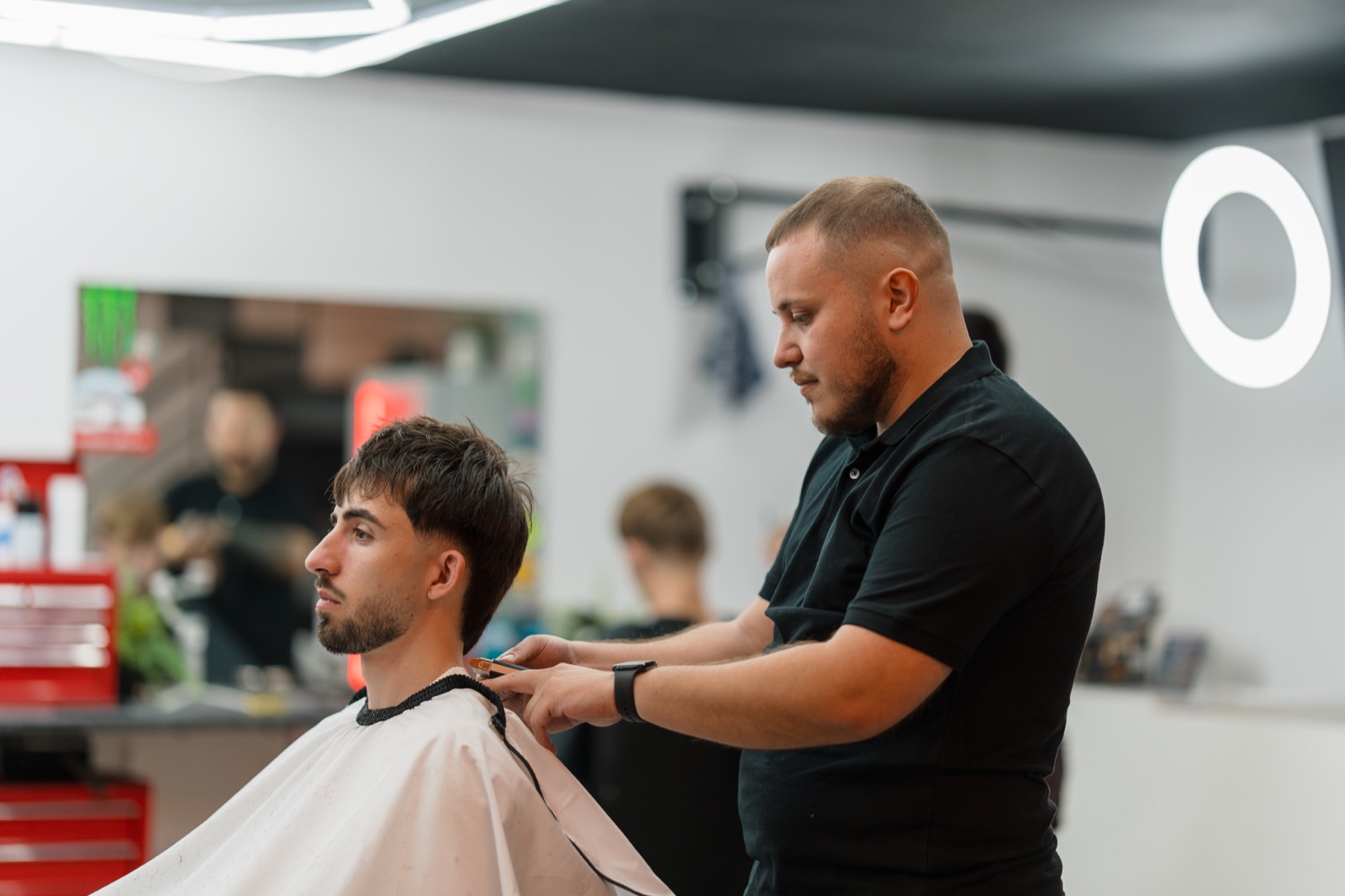 Corte en la barbería de La Petxina