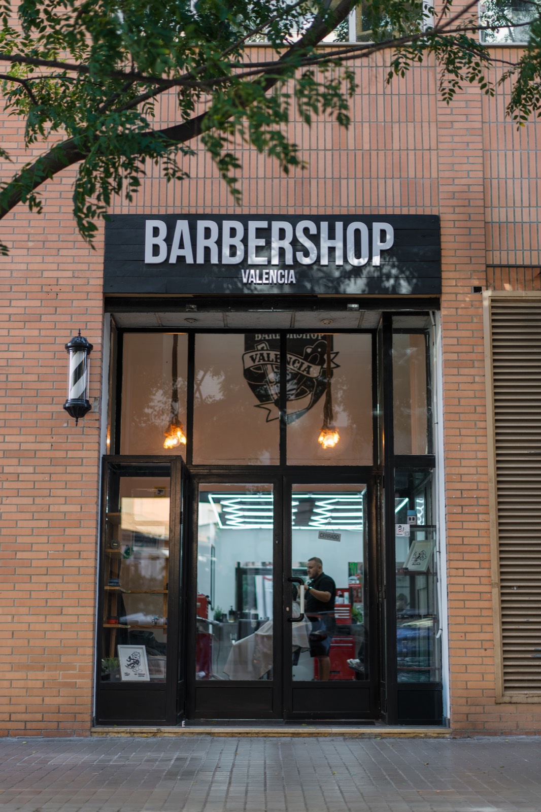 Fachada de Barber Shop Valencia La Petxina