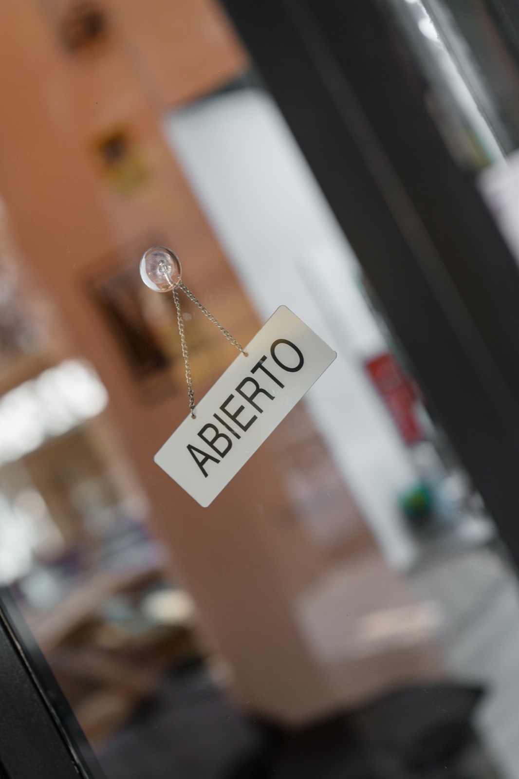 Cartel de abierto en La Petxina